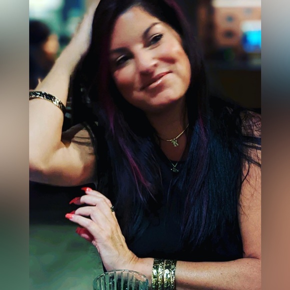 Meet your Posher, Katie - Picture 3 of 6